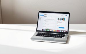 How to use chatbot on macbook